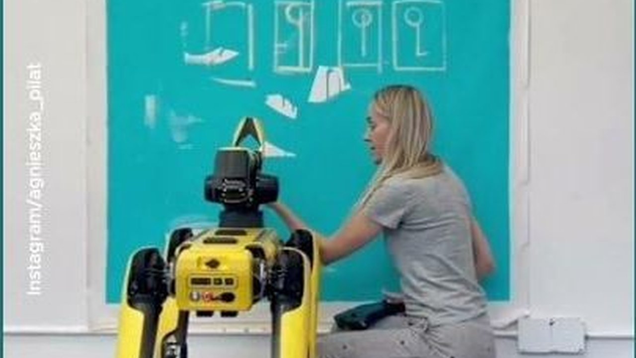 VIDEO: Begini Atraksi Robot Anjing Melukis Bak Picasso, Ruwet Tapi Terjual Harga Rp 600 Juta
