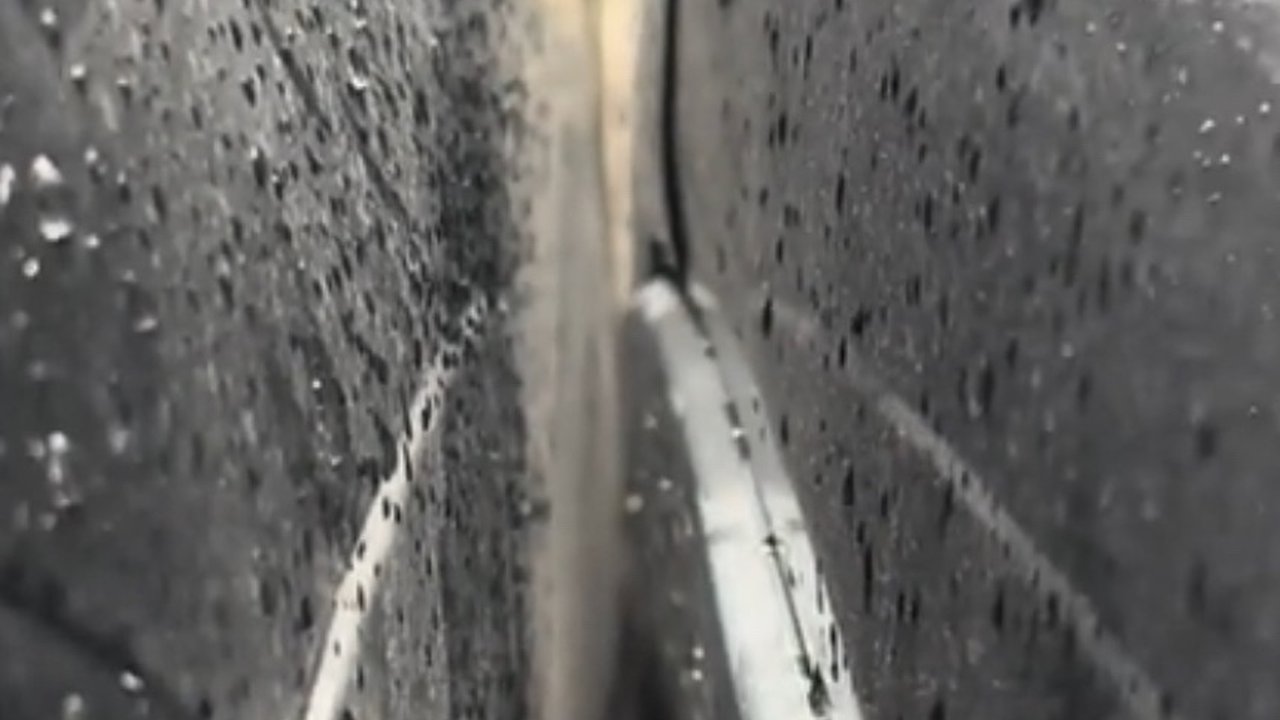 Hanya Selisih Kurang dari 1 cm, Skill Parkir Pria Ini Bikin Ngeri