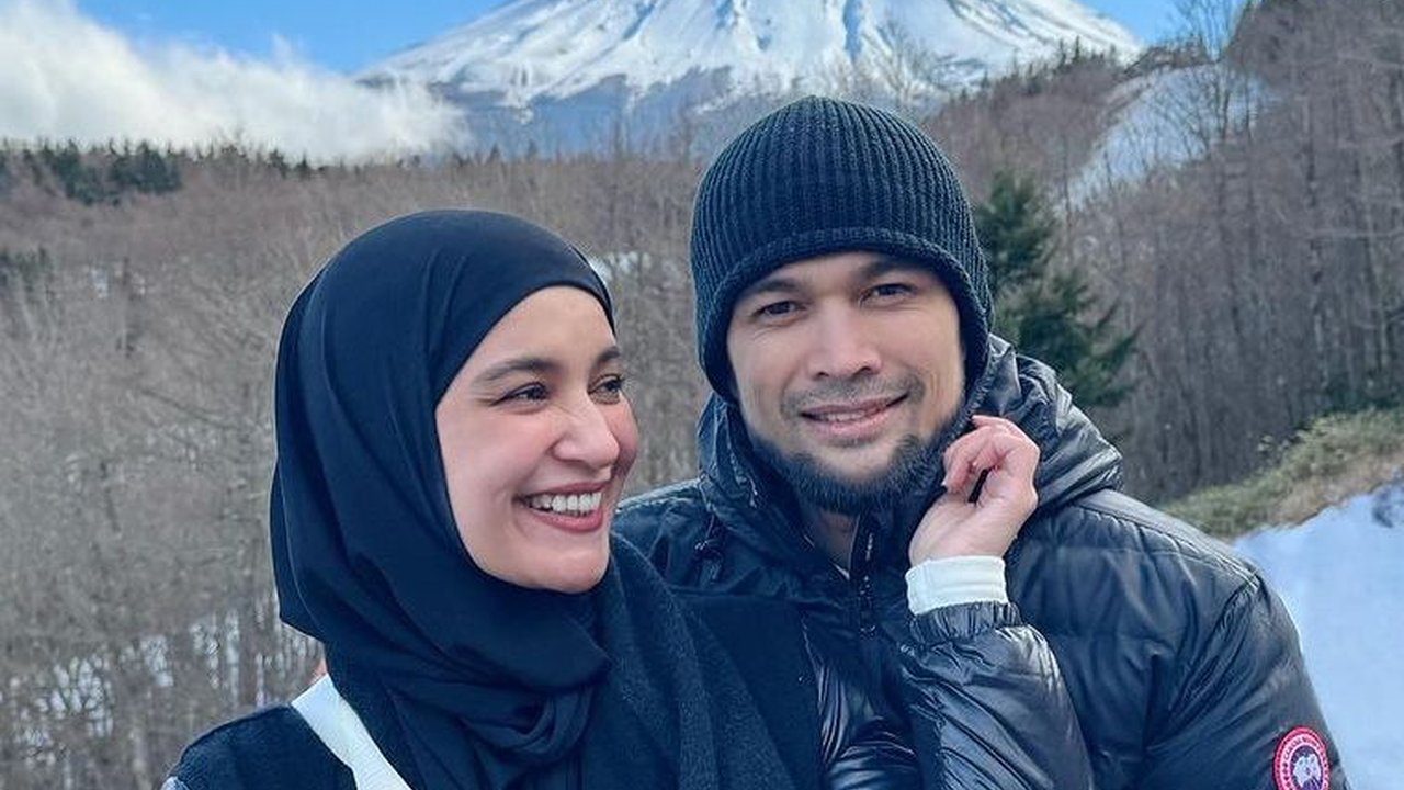 Foto-foto Mesra Shireen Sungkar dan Teuku Wisnu di Jepang, Romantis Banget Bikin Baper Netizen