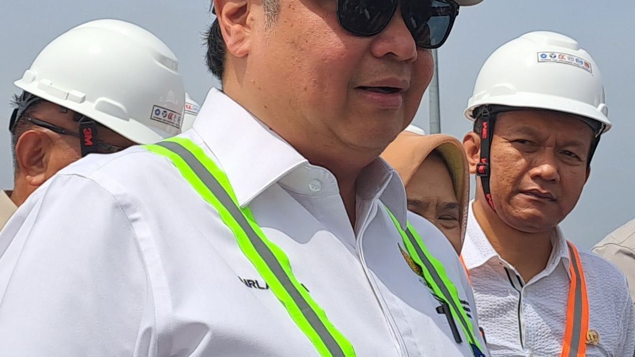 Tinjau Penyaluran Bansos Pangan, Menko Airlangga: Percepat Penghapusan Kemiskinan Ekstrem