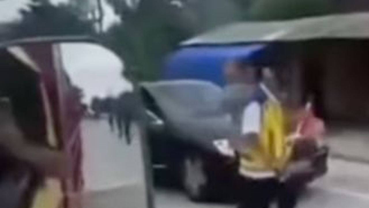Viral Ban Mobil Jokowi Bocor Saat Kunker di Jateng, Ini Penjelasan Istana