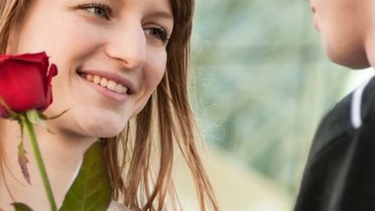 60 Pantun Lucu Gombal 2 Baris, Bikin Tertawa Sendiri Namun tetap Membuat Baper