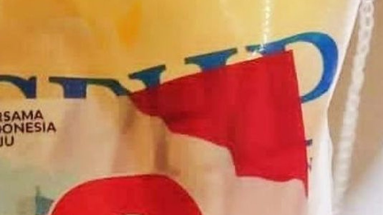 Penjelasan Bulog Usai Heboh Beras SPHP Ditempel Stiker Prabowo-Gibran