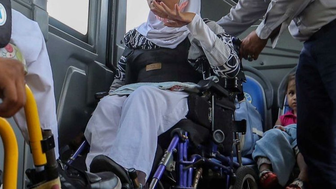 FOTO: Penampakan Lima Armada Bus Khusus di Jakarta yang Mempermudah Disabilitas Berangkat ke Sekolah