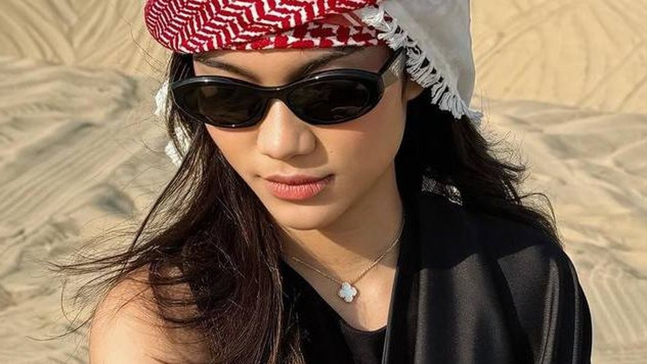 Kacamata Mahal Zize Jadi Sorotan, Berikut Ini Potret Azizah Salsha & Pratama Arhan Mesra di Gurun Pasir