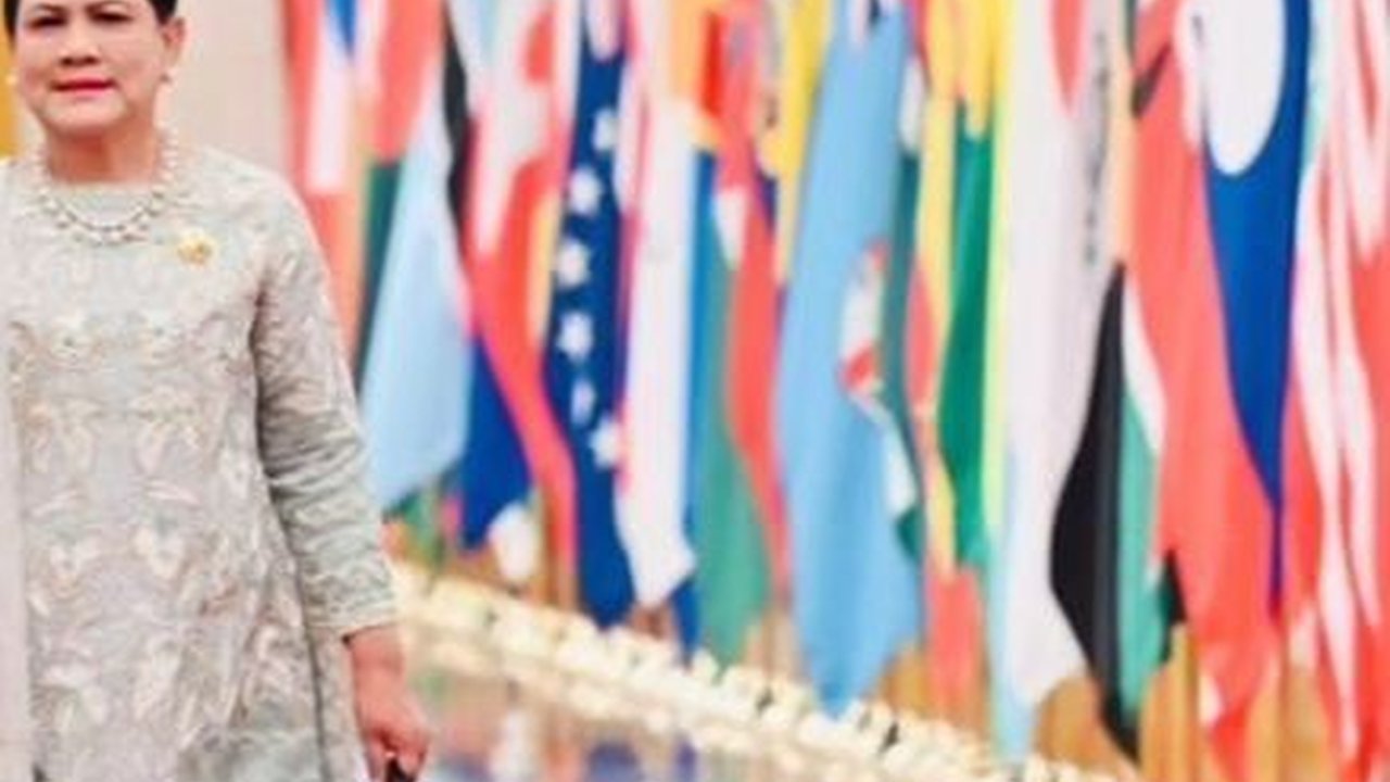 Iriana Acungkan Dua Jari, PDIP: Mobil Negara Enggak Boleh buat Kampanye