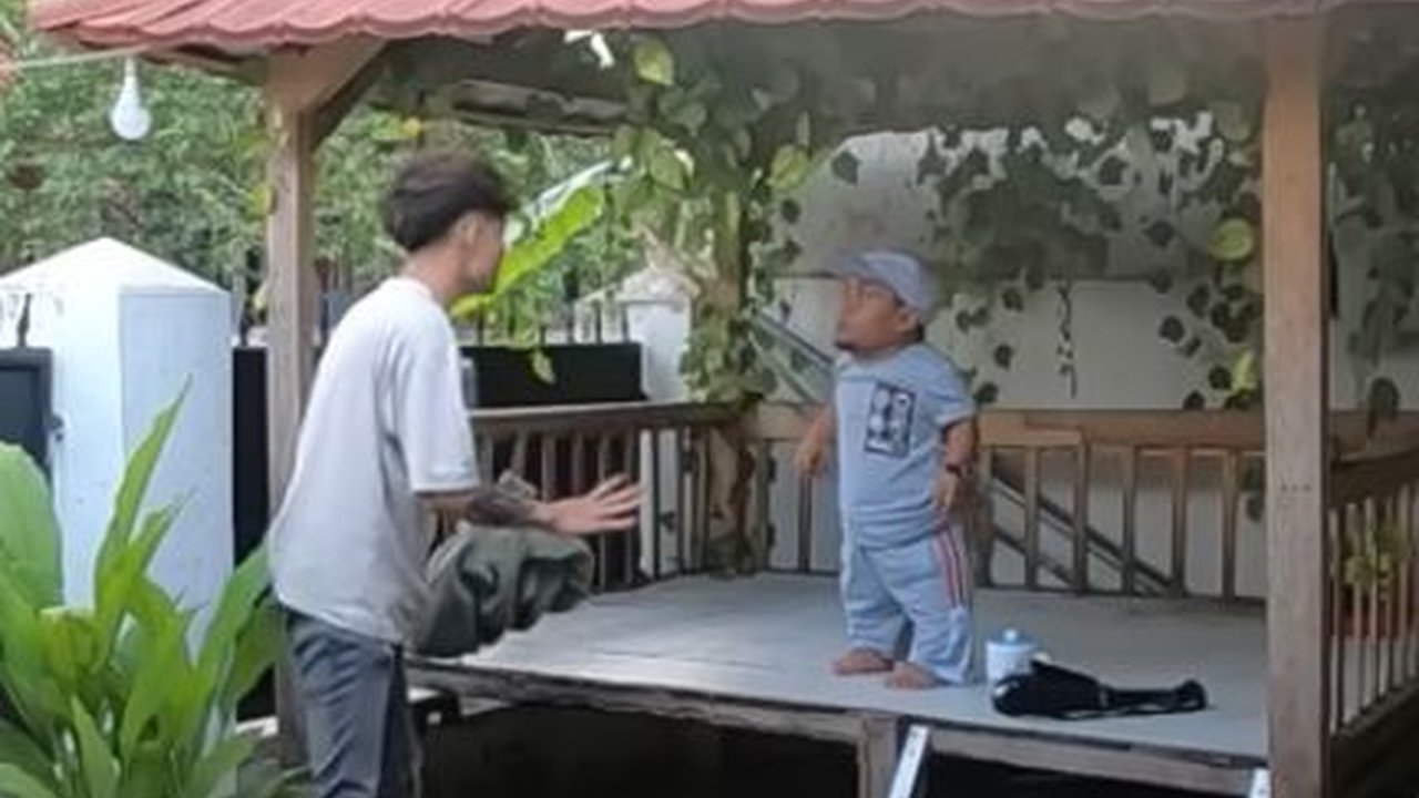 Anaknya Bertato, Ucok Baba Ngamuk Sampai Lempar Botol 'Ya Ampun Kok Kamu Ditato-tato Gitu sih'