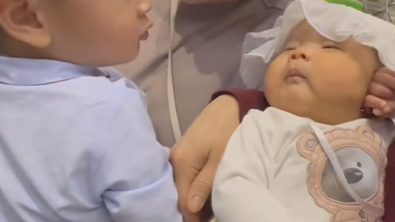 Lucunya Rayyanza Larang Nagita Slavina Gendong Bayi Perempuan, Sebut Nanti Cepat Tua