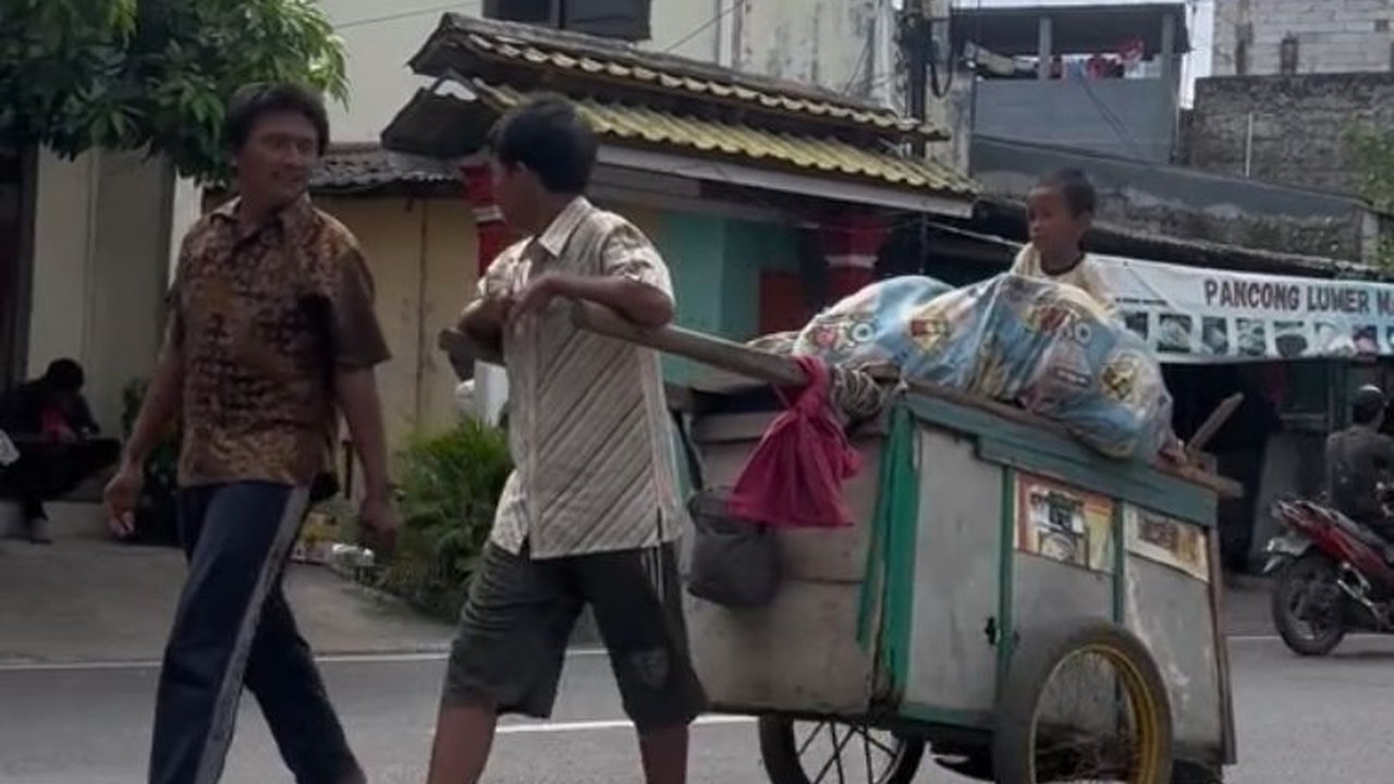 Rumah Kontrak dan Harus Nafkahi Lima Anak, Sosok Ayah Ini Kerja Sehari Penuh Hanya Dapat Rp 15 Ribu