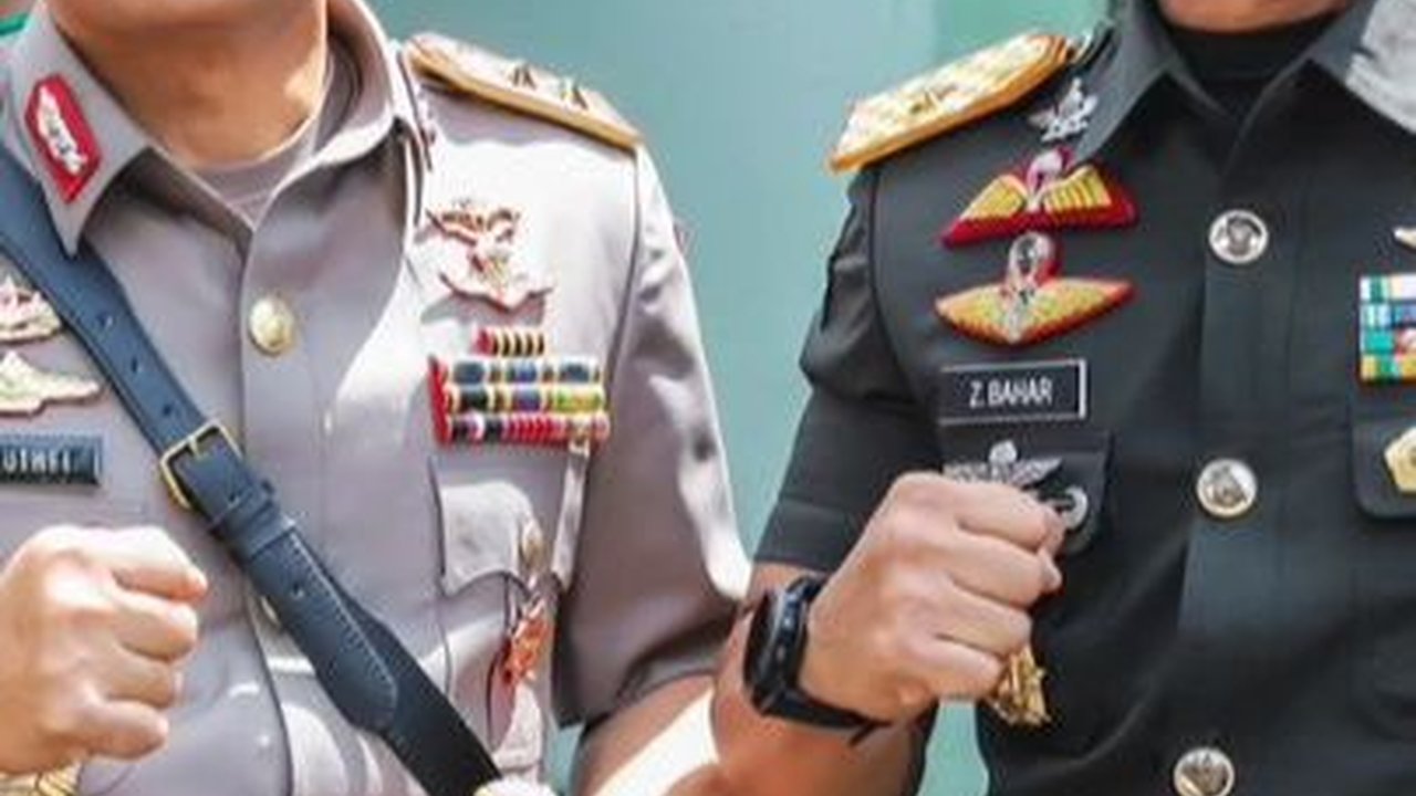 Kakak Adik Jenderal TNI Polri, Begini Momen saat Tugas Bareng Jemput Sosok Penting jadi Sorotan