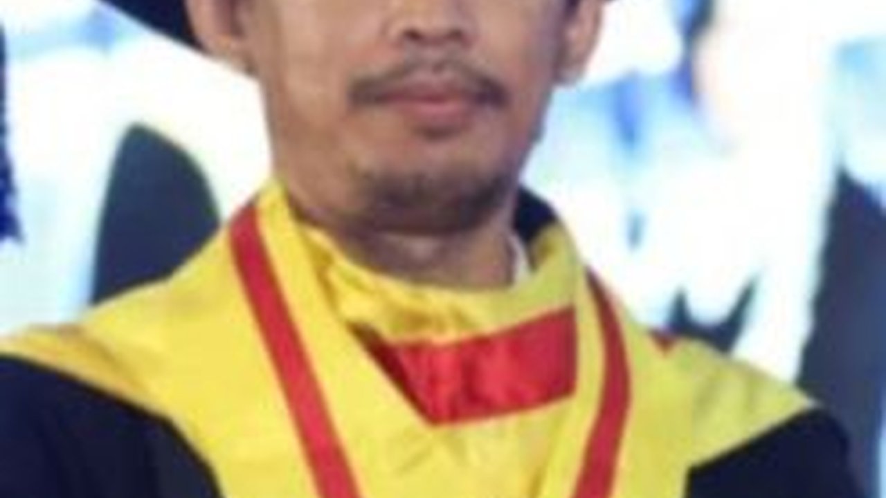Anak Guru Ngaji Bantul Ini Raih Gelar Doktor di UGM dengan IPK Sempurna 4,00, Begini Kisahnya