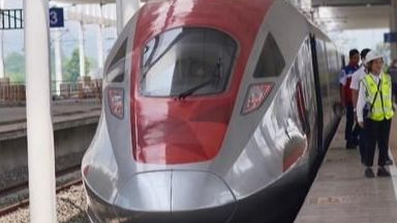 Catat, Ini Waktu Tepat Beli Tiket Kereta Cepat Whoosh Seharga Rp150.000