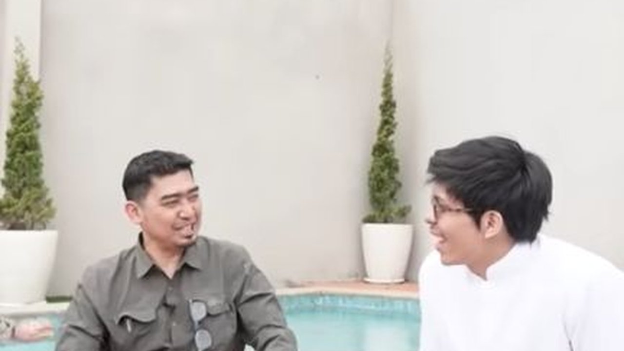 Mewahnya Rumah Ustaz Solmed Tak Kaleng-kaleng, di Dalamnya ada Pom Bensin