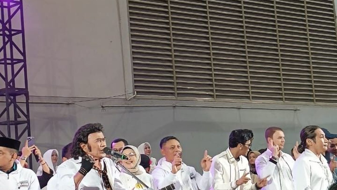 Anies-Cak Imin Goyang Dangdut Duet Bareng Rhoma Irama Nyanyi 'Perubahan'
