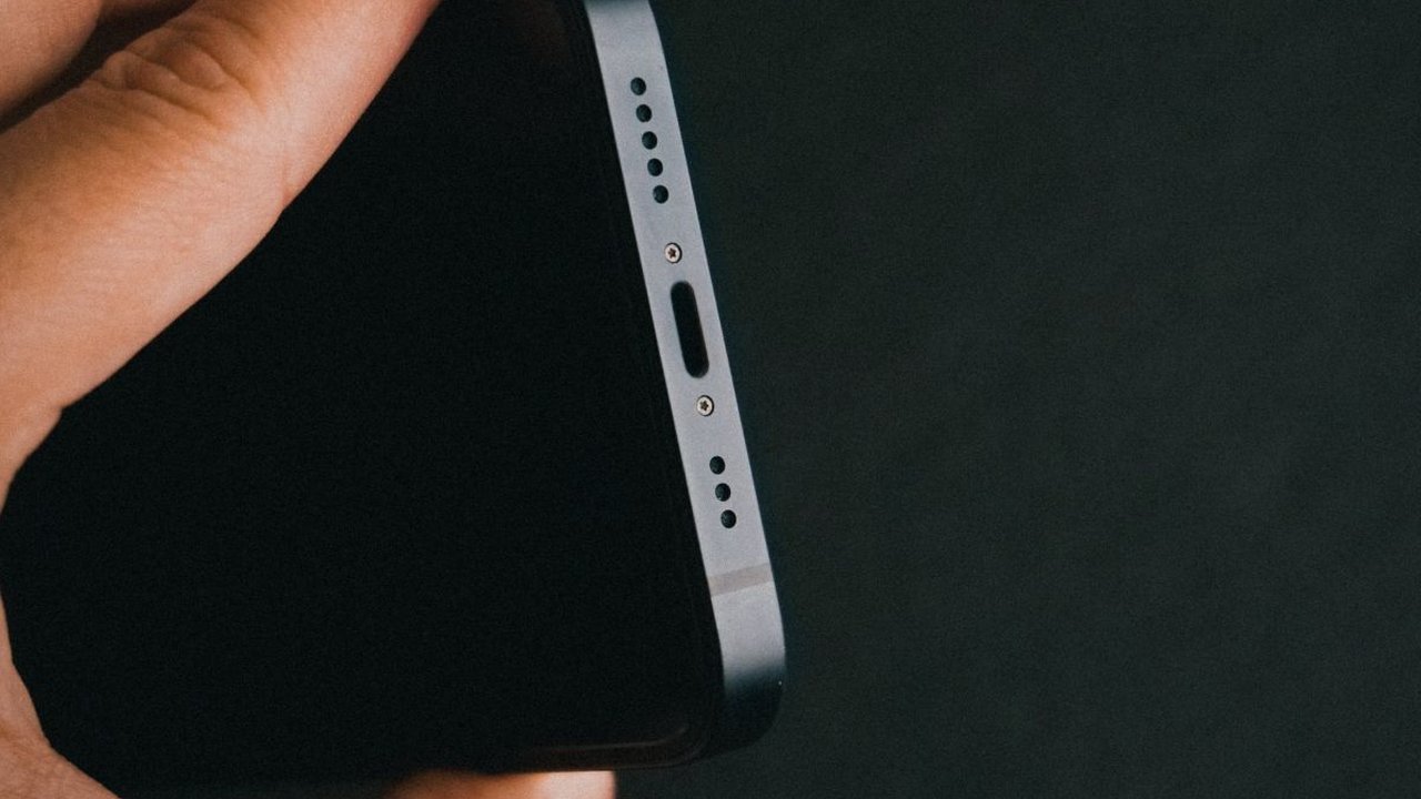Benarkah Fast Charging Merusak Baterai HP? Begini Penjelasannya