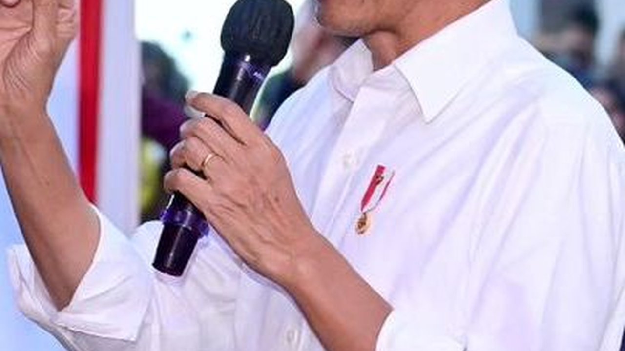 VIDEO: Pria Baju Biru 'Dredeg' Baca Pancasila Dekat Jokowi, Kode Minta Hadiah Sepeda