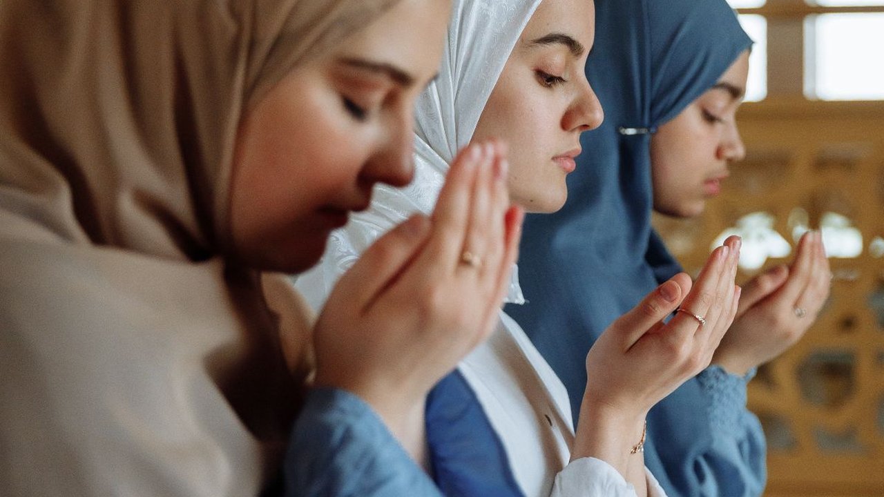 Doa Minta Jodoh yang Terbaik Lengkap dengan Artinya, Ketahui Amalannya