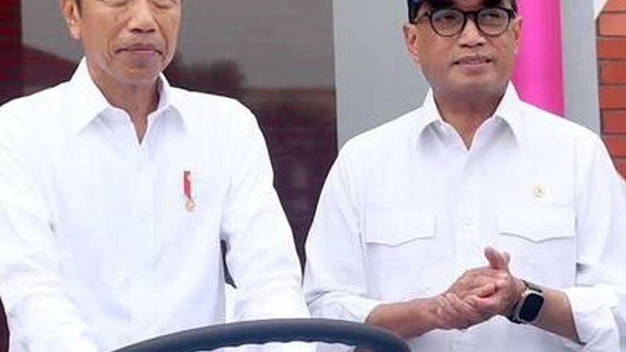 VIDEO: Jokowi Tegas Hapus Citra 'Preman' di Terminal, Reaksi Tawa Iriana Jadi Sorotan