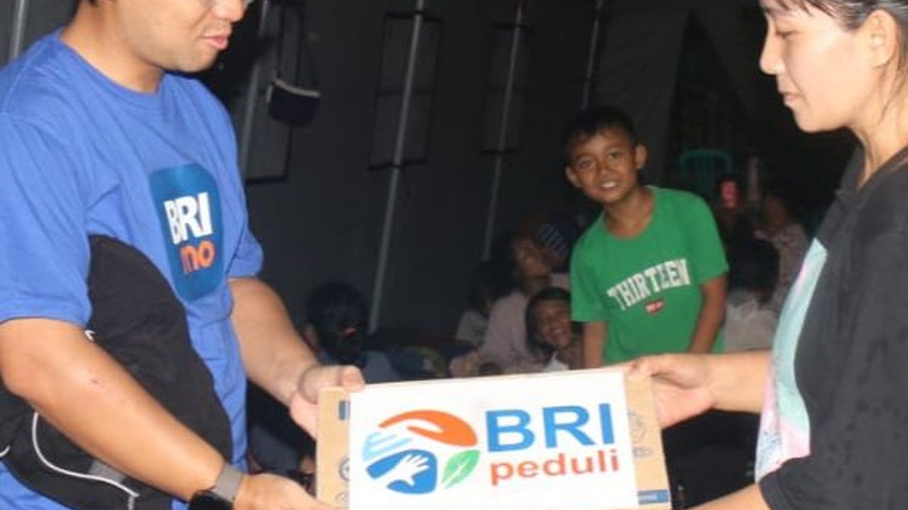 BRI Salurkan Sembako Bantu Korban Bencana Gempa Sumedang