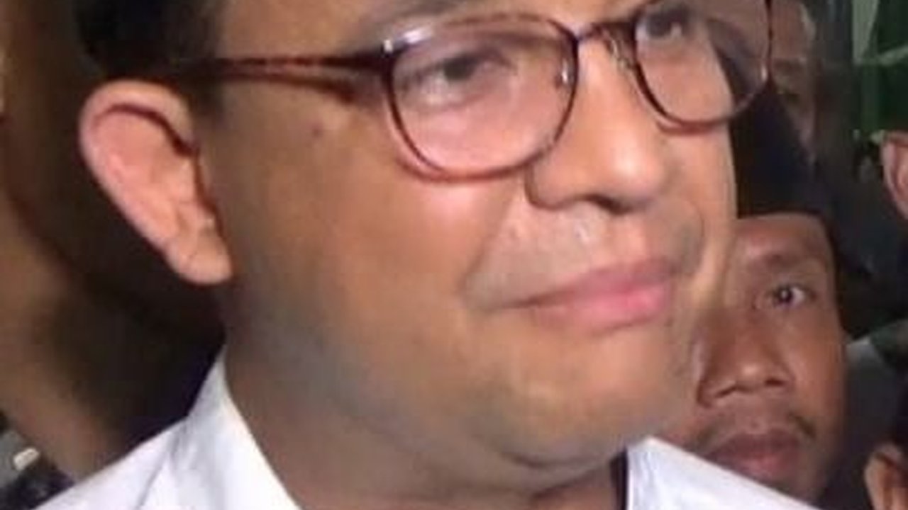 Anies Janji Bangun Stadion Berstandar FIFA di Sumbar