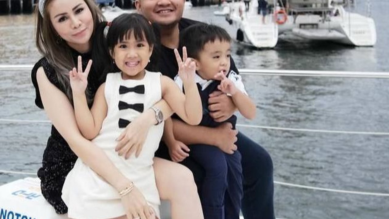 Potret Liburan Mewah Momo Geisha dan Keluarga di Australia, Naik Yacht