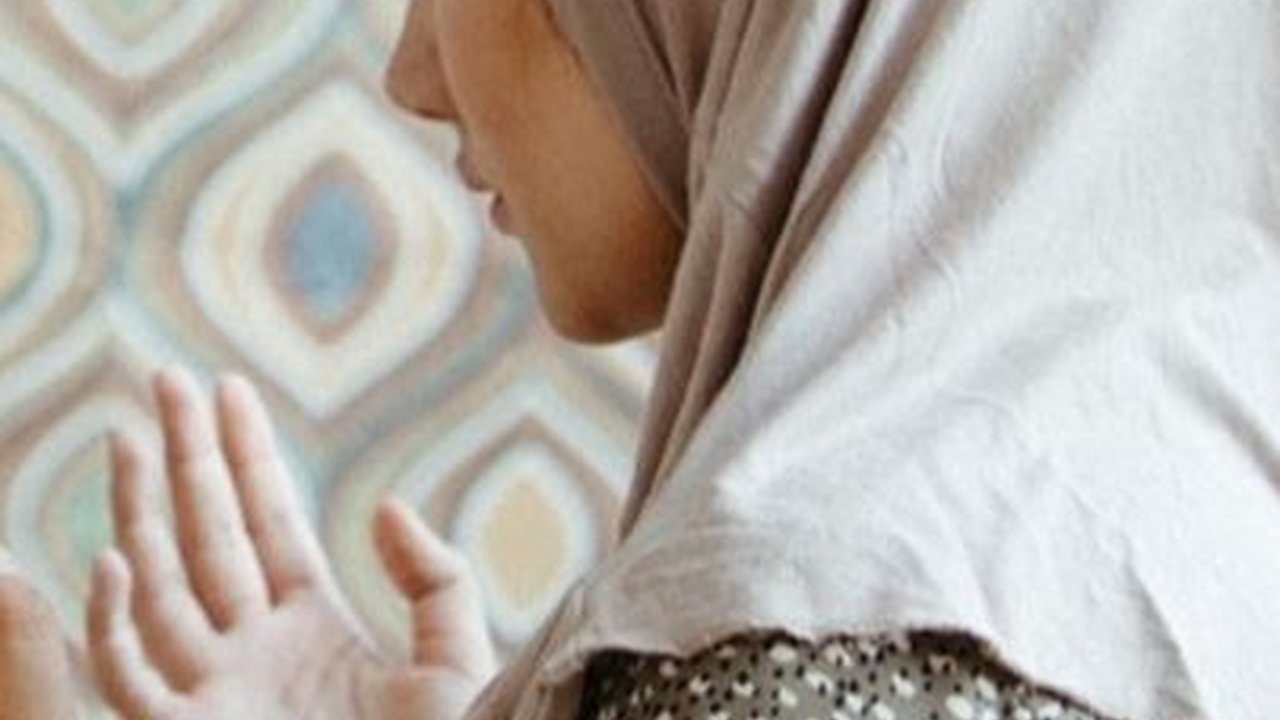 Doa Meluluhkan Hati Seseorang dan Memohon Diberikan Jodoh