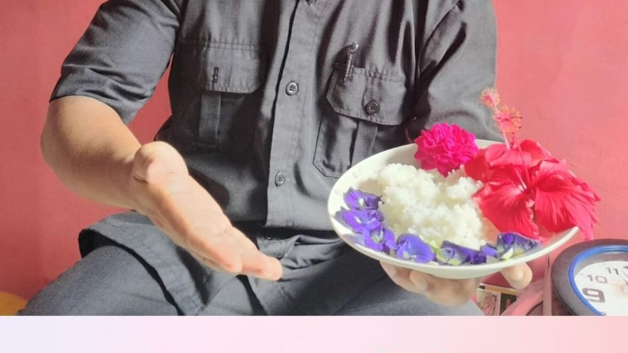 Pria Asal Bojonegoro Makan Nasi Lalap dengan Aneka Macam Bunga, Ternyata Punya Khasiat Dahsyat Ini