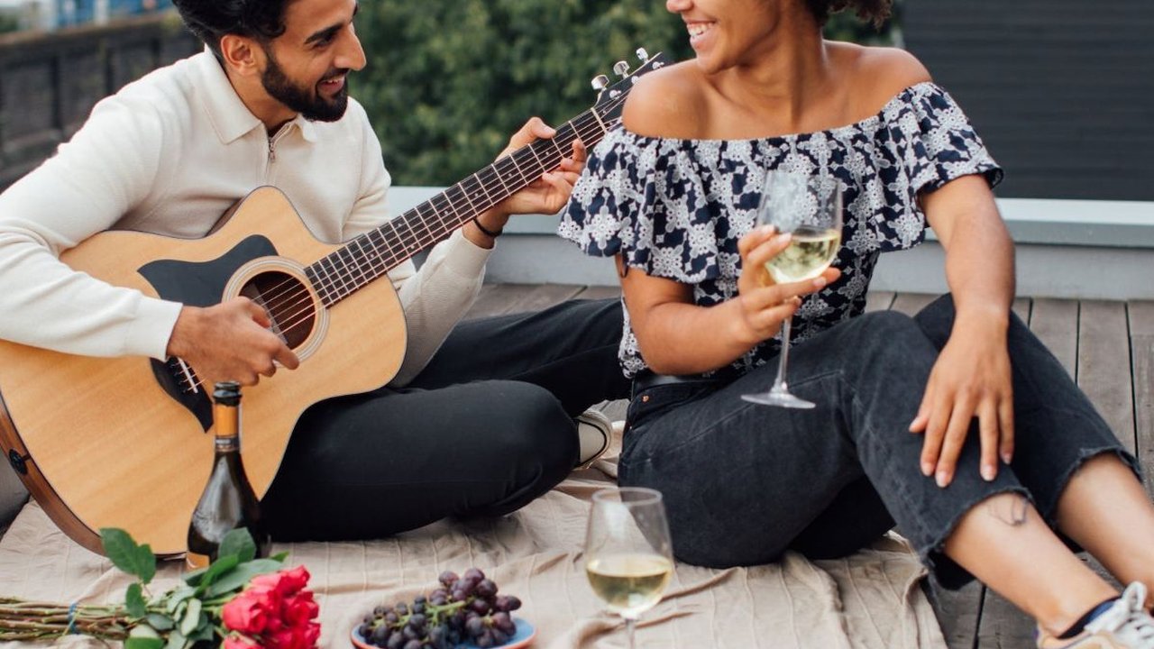 7 Ide Kado Valentine selain Bunga dan Cokelat, Bikin Pasangan Makin Sayang