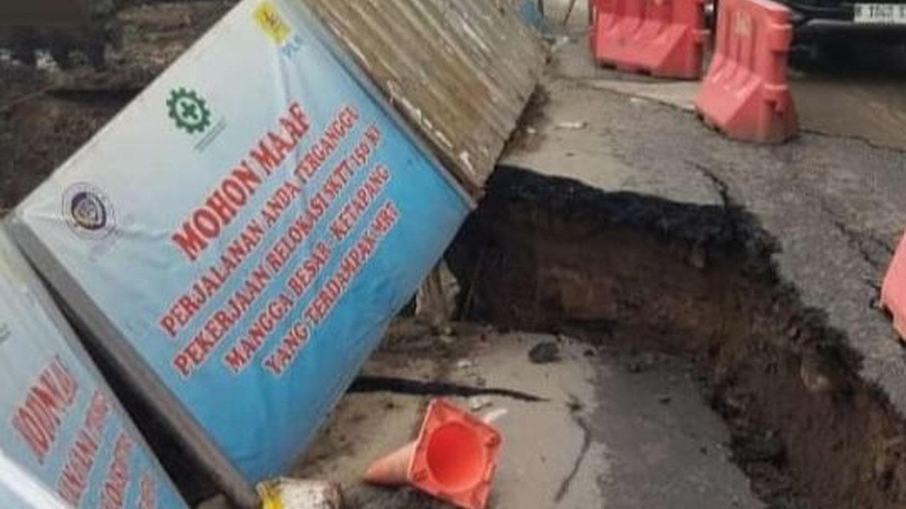 Viral Jalan Amblas di Olimo Jakarta Barat, Ini Pengalihan Tiga Rute TransJakarta