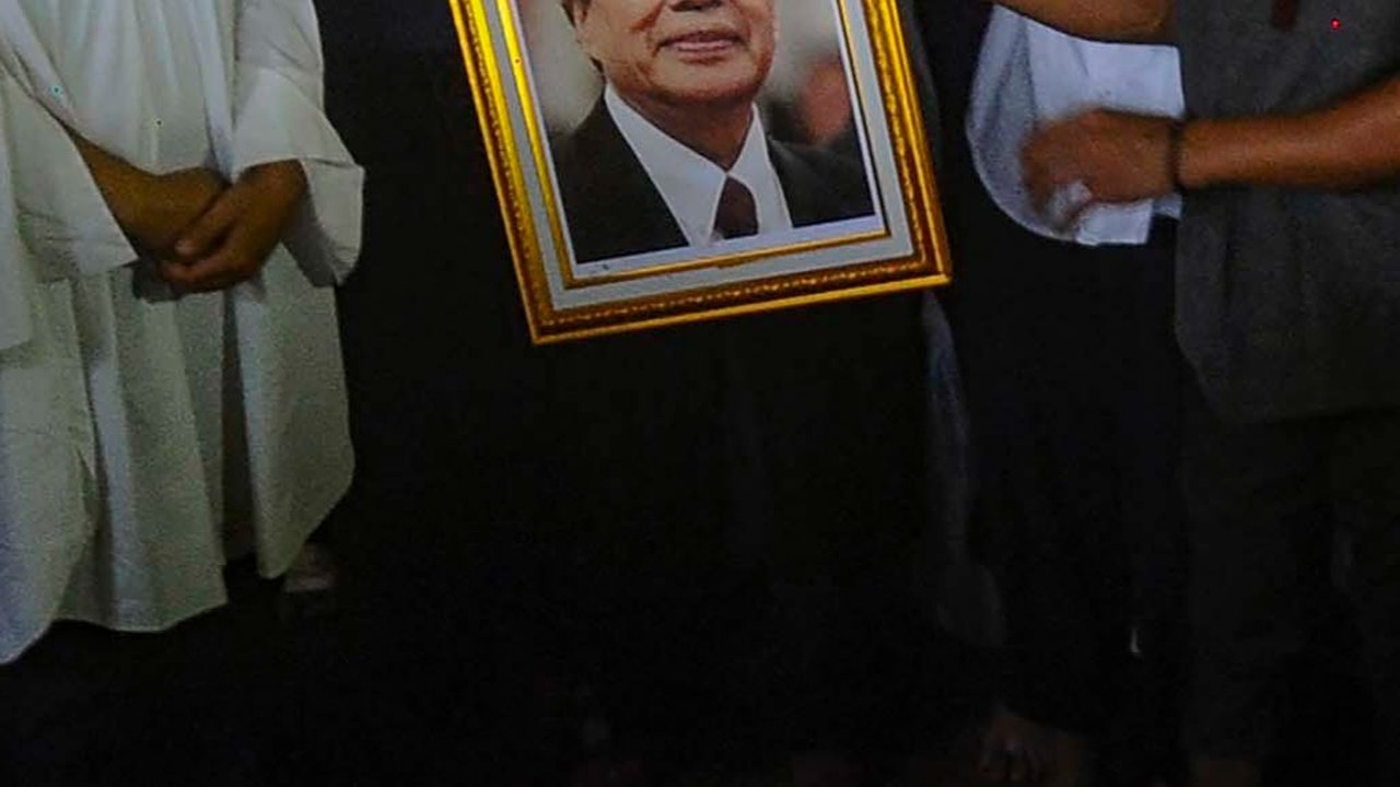 FOTO: Suasana Pemakaman Rizal Ramli yang Berlangsung Sederhana Tanpa Upacara Kenegaraan