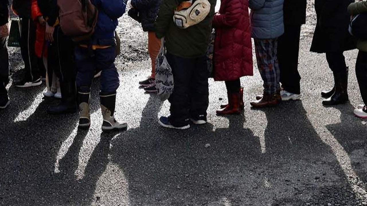 FOTO: Potret Korban Gempa Jepang Mengantre Panjang Demi Makanan dan Air Bersih