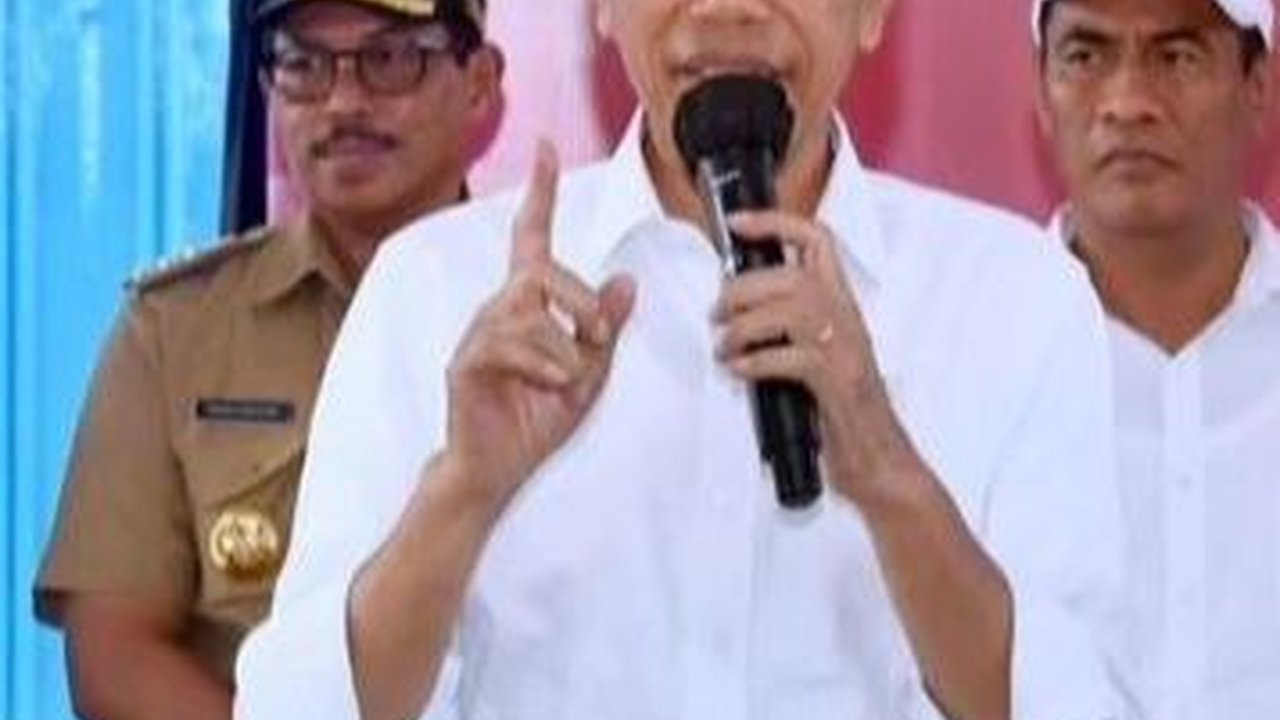 VIDEO: Jokowi Jawab Tegas Kritik Senang Bikin Tol dan Bandara Jangan Keliru!