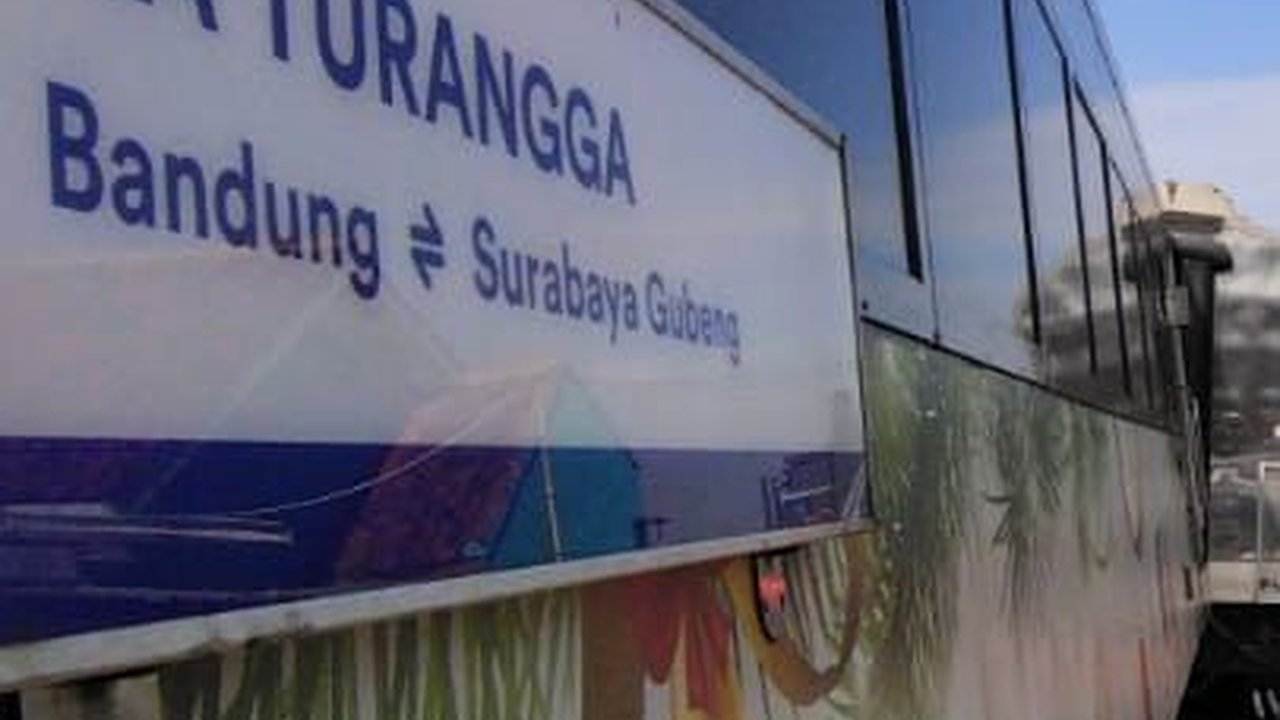 Evakuasi Gerbong KA Turangga dan Bandung Raya di Cicalengka, Jalur Lintas Selatan KAI Ditutup Sementara