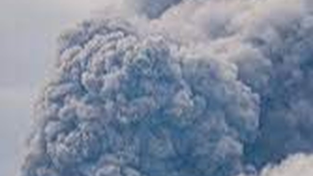 Gunung Marapi Erupsi, Bandara Internasional Minangkabau Padang Ditutup Sementara