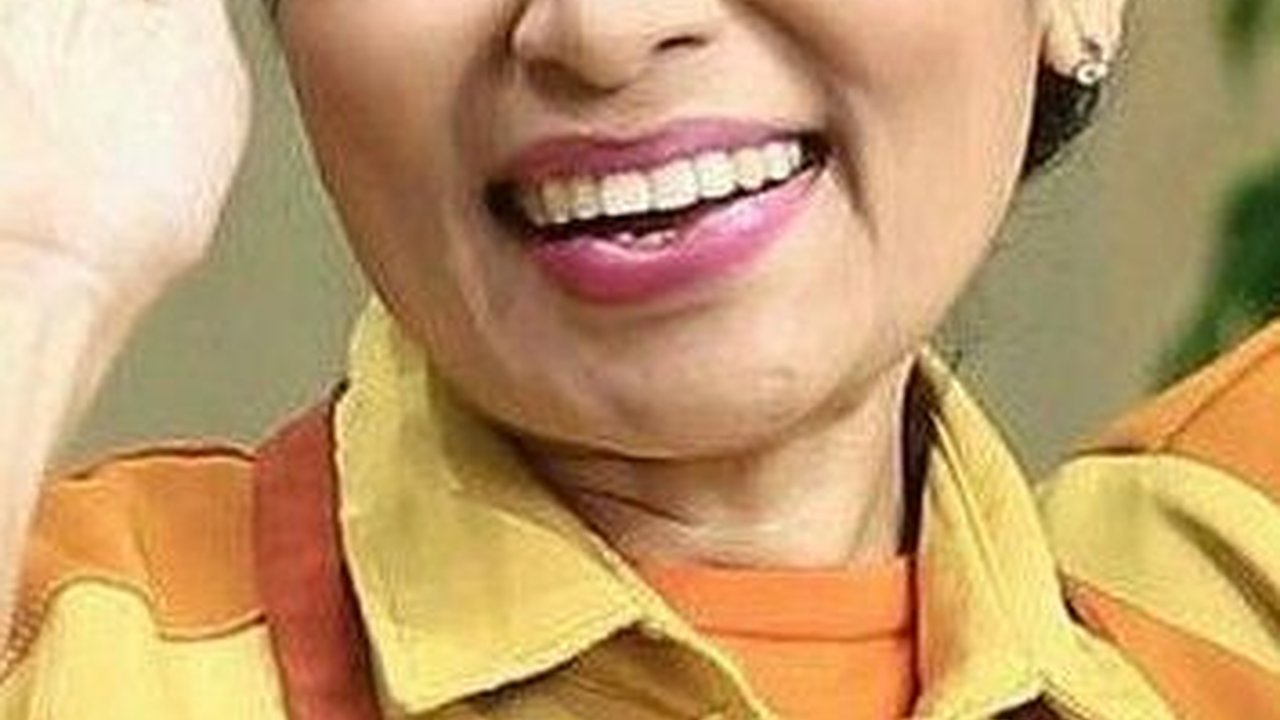 Potret Dulu dan Kini Artis Langganan Peran jadi ART ini Manglingi Pol
