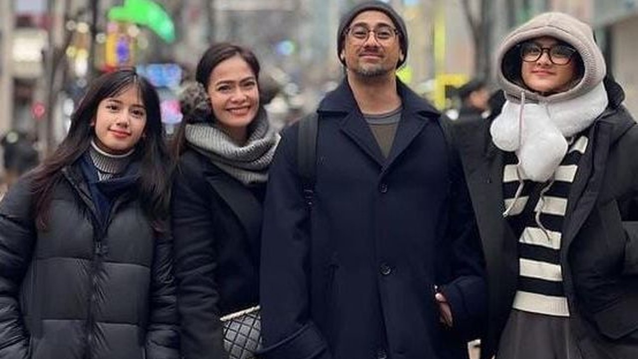 Potret Cantik & Awet Muda Ersa Mayori Liburan di Korea Selatan, Bak Seumuran sama Putrinya