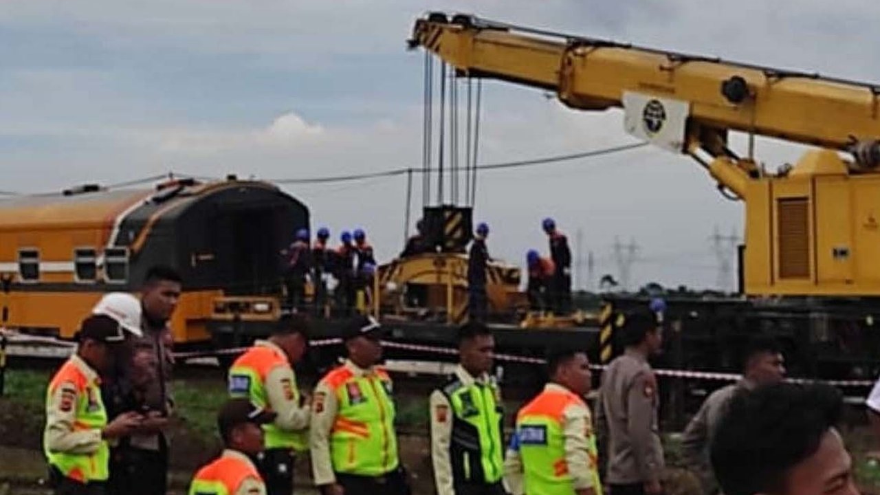 Evakuasi Rampung, Jalur Kereta Api di Cicalengka Bisa Dilalui dengan Kecepatan 20 Km/Jam
