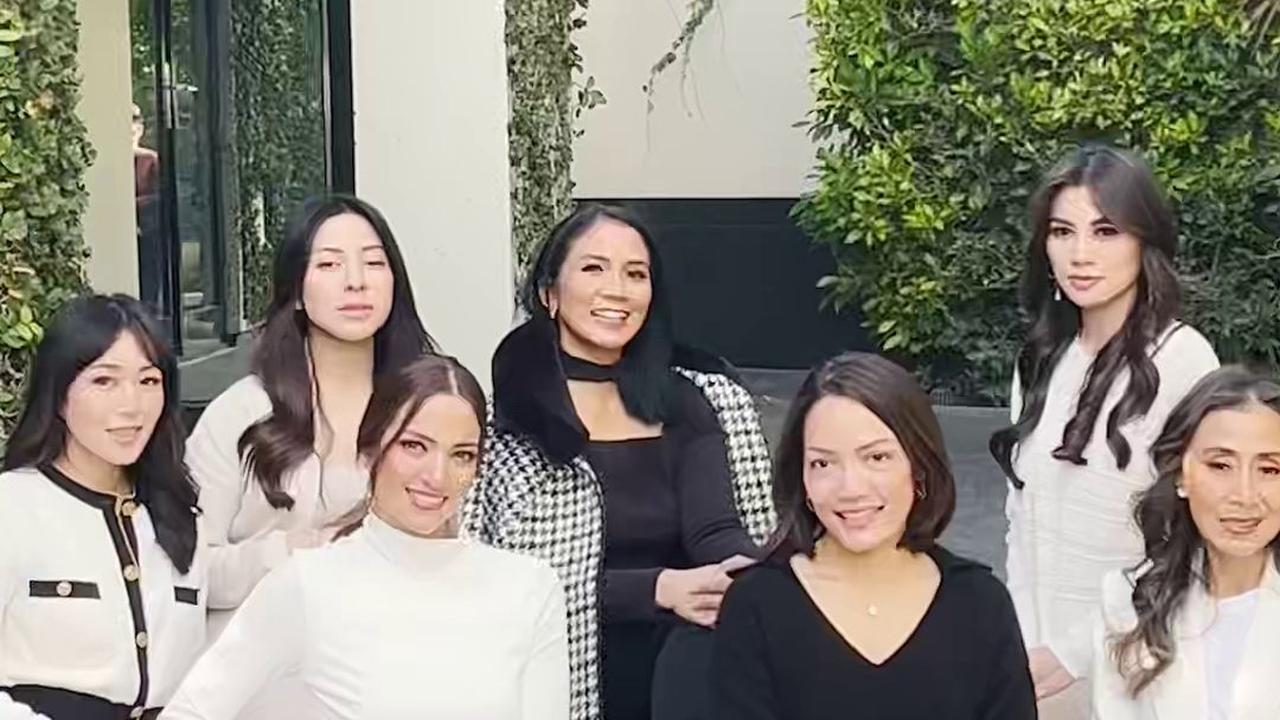 Potret Keluarga Nia Ramadhani Pemotretan Bareng Generasi Bakrie, Vibes Old Money