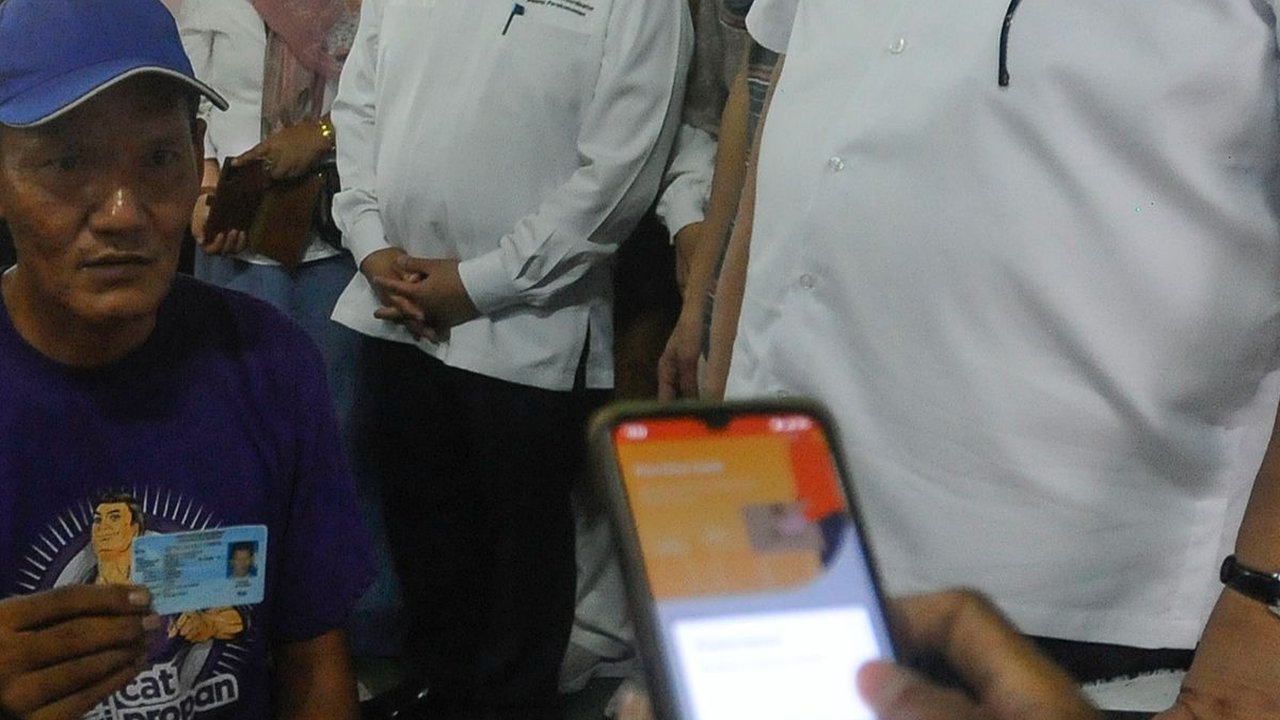 FOTO: Menko Airlangga Bagikan 2.200 BLT El Nino ke Warga Kabupaten Bogor