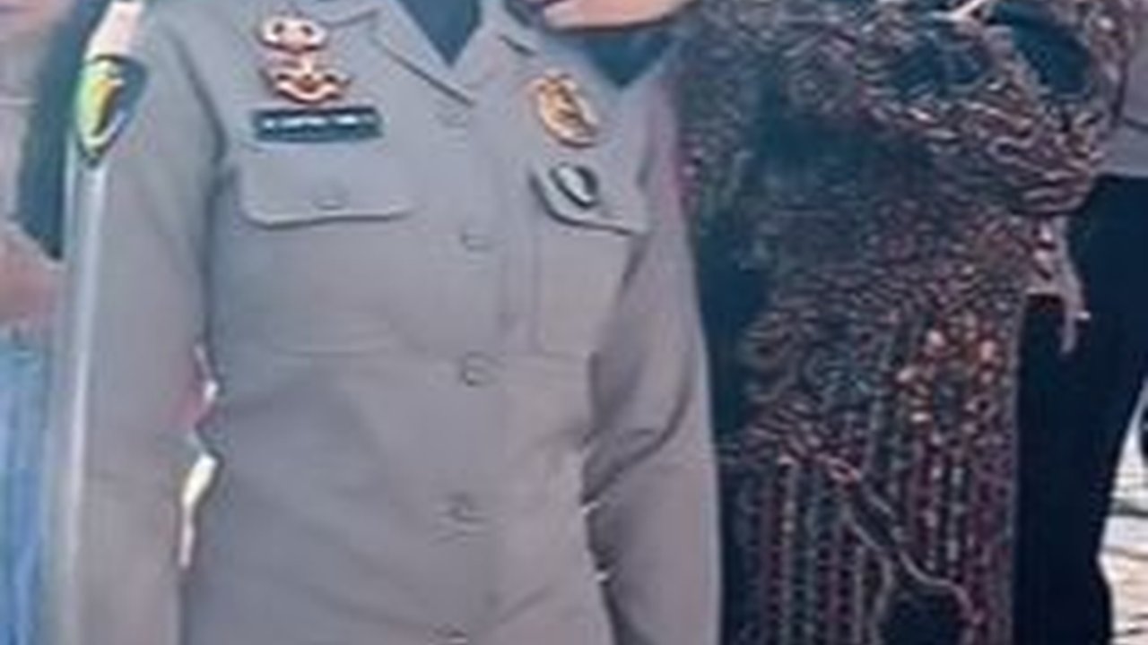 Potret Pasutri Muda Sama-sama Perwira Polisi, Suaminya Ganteng Mirip Verrel Bramasta, Istrinya Cantik Banyak Fans