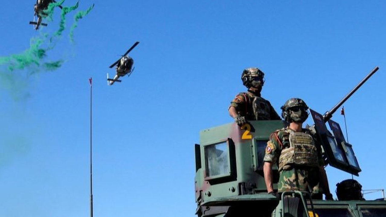 FOTO: Di Tengah Agresi Israel ke Gaza, Irak Pamer Kekuatan Besar Militernya di Hari Tentara