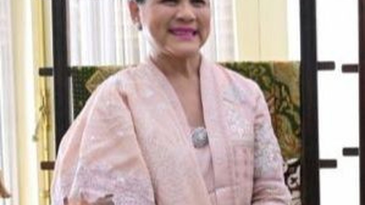 Momen Iriana Tinggalkan Tempat saat Jokowi Sambutan, Panglima TNI Hingga Pejabat Langsung Menoleh