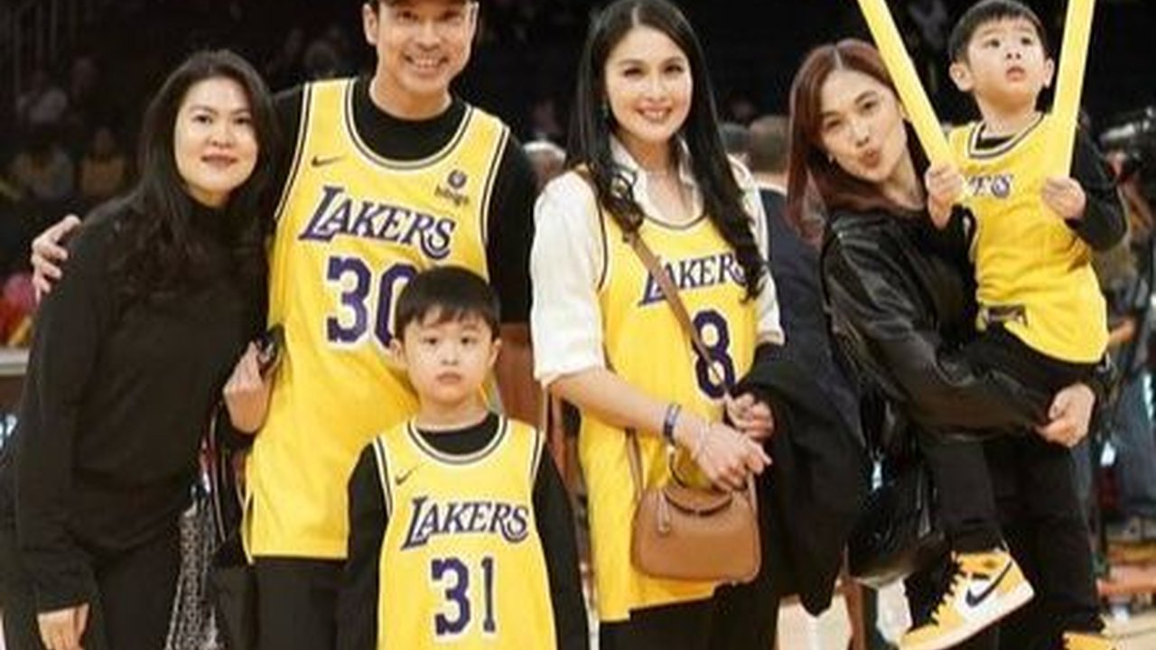 Berikut ini 8 Potret Sandra Dewi Nonton Basket Dengan Fasilitas VVIP, Parkirnya Bareng Para Pemain NBA