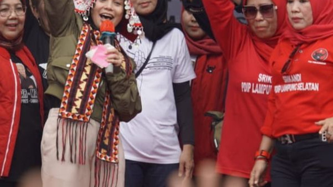 Safari Politik di Lampung, Atikoh Ganjar Pamer Program Satu Keluarga Miskin Satu Sarjana hingga KTP Sakti
