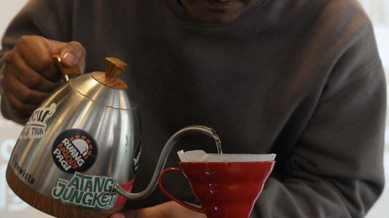 FOTO: Melihat Keseruan Lomba Barista di Pusat Pelatihan Kerja Daerah Jakarta