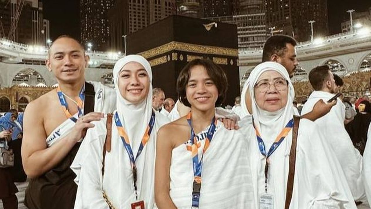8 Foto OOTD Bunga Citra Lestari Saat Berhijab Selama Umrah di Tanah Suci