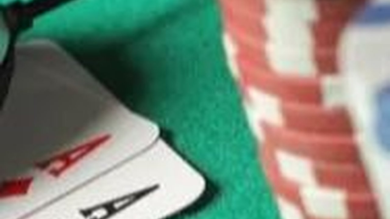 OJK Minta Bank Segera Blokir Rekening Terkait Pinjol Ilegal dan Judi Online