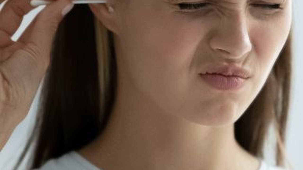 6 Cara Mengatasi Telinga Tersumbat saat Flu, Efektif dan Aman Dilakukan