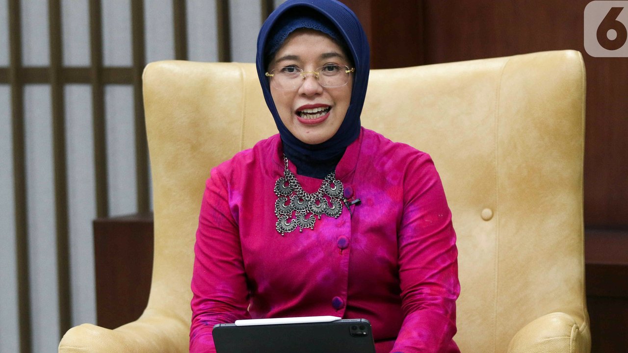 <p>Plt Kepala BPS Amalia Adininggar Widyasanti berpose usai wawancara dengan Liputan6.com di Kantor BPS, Jakarta, Rabu (13/12/2023). (Liputan6.com/Herman Zakharia)</p>