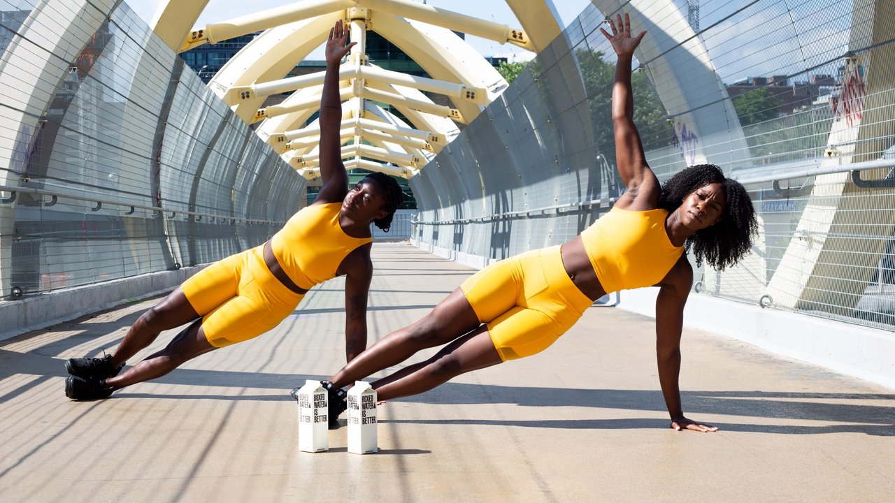 Ilustrasi pilates di dalam rumah. (Foto: Unsplash/Dane Wetton)